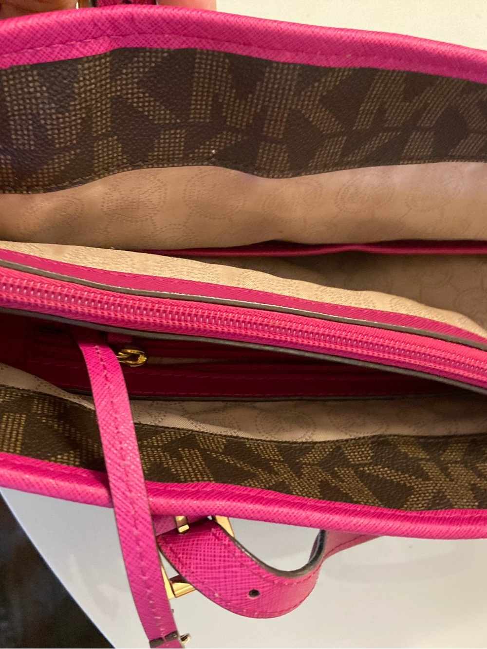 Michael Kors Tote, brown with pink trim - Picture 5 of 12